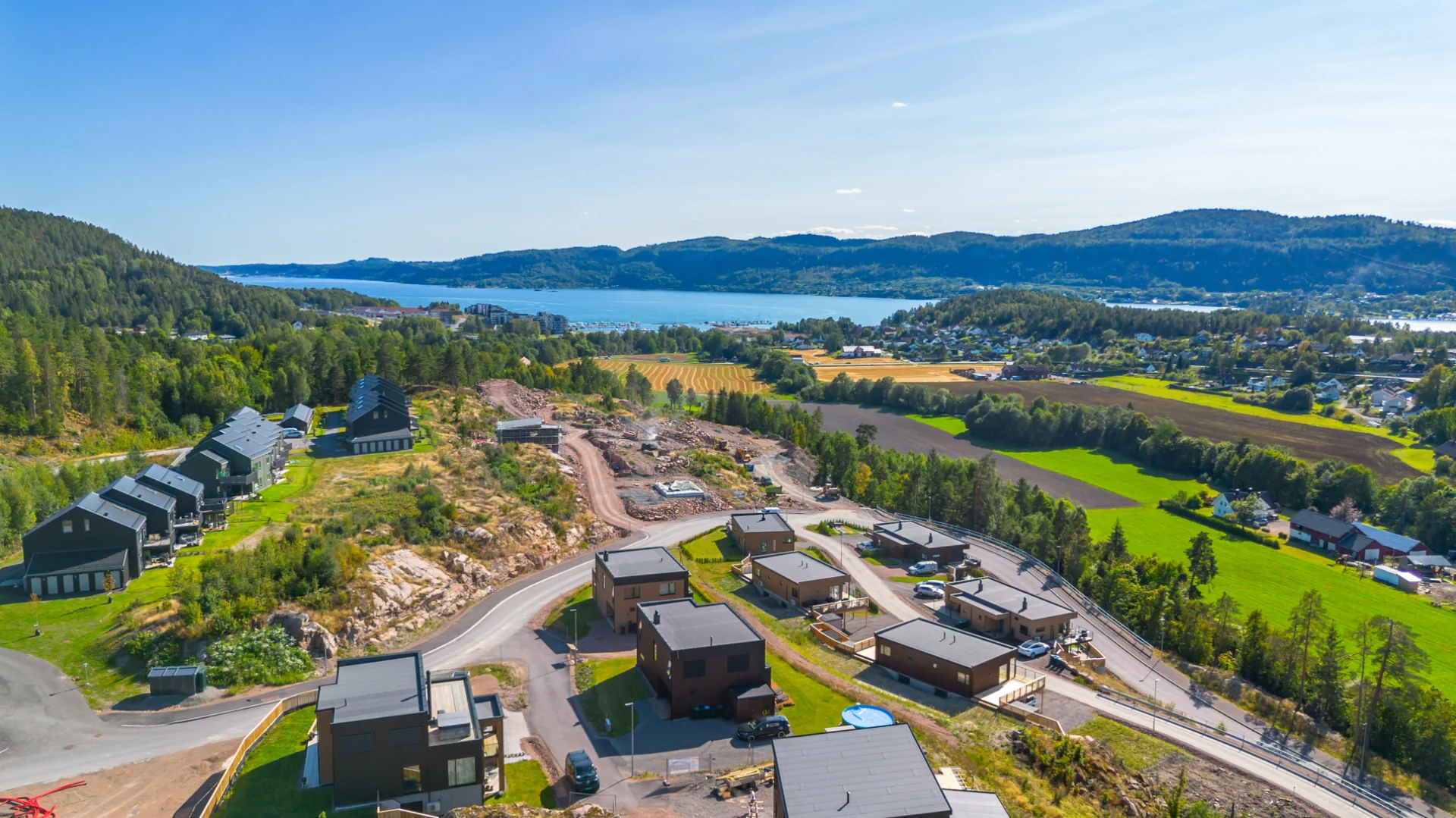 Moderne tomannsbolig på Bjørndalåsen